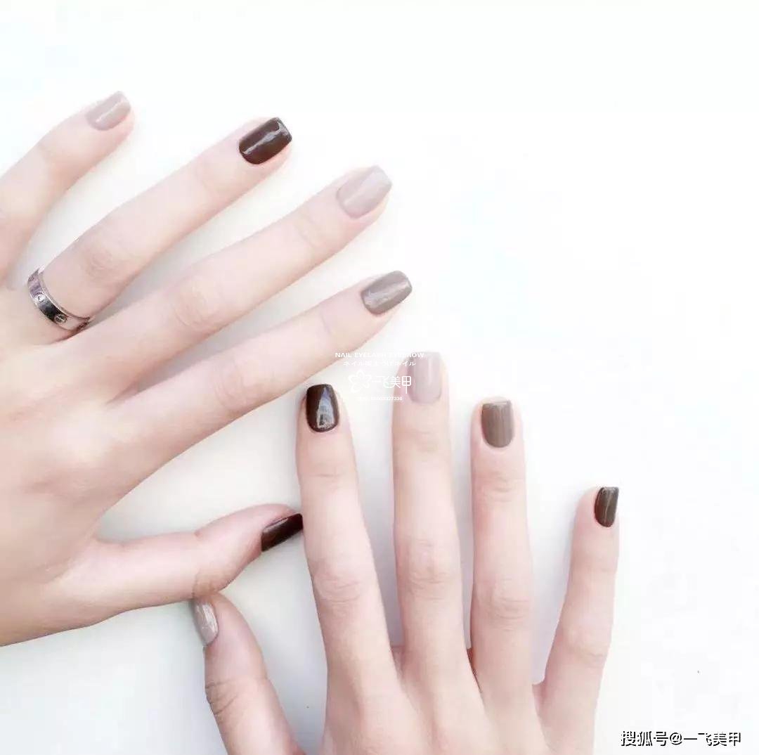 深棕色美甲真的愛了！復古又顯白~