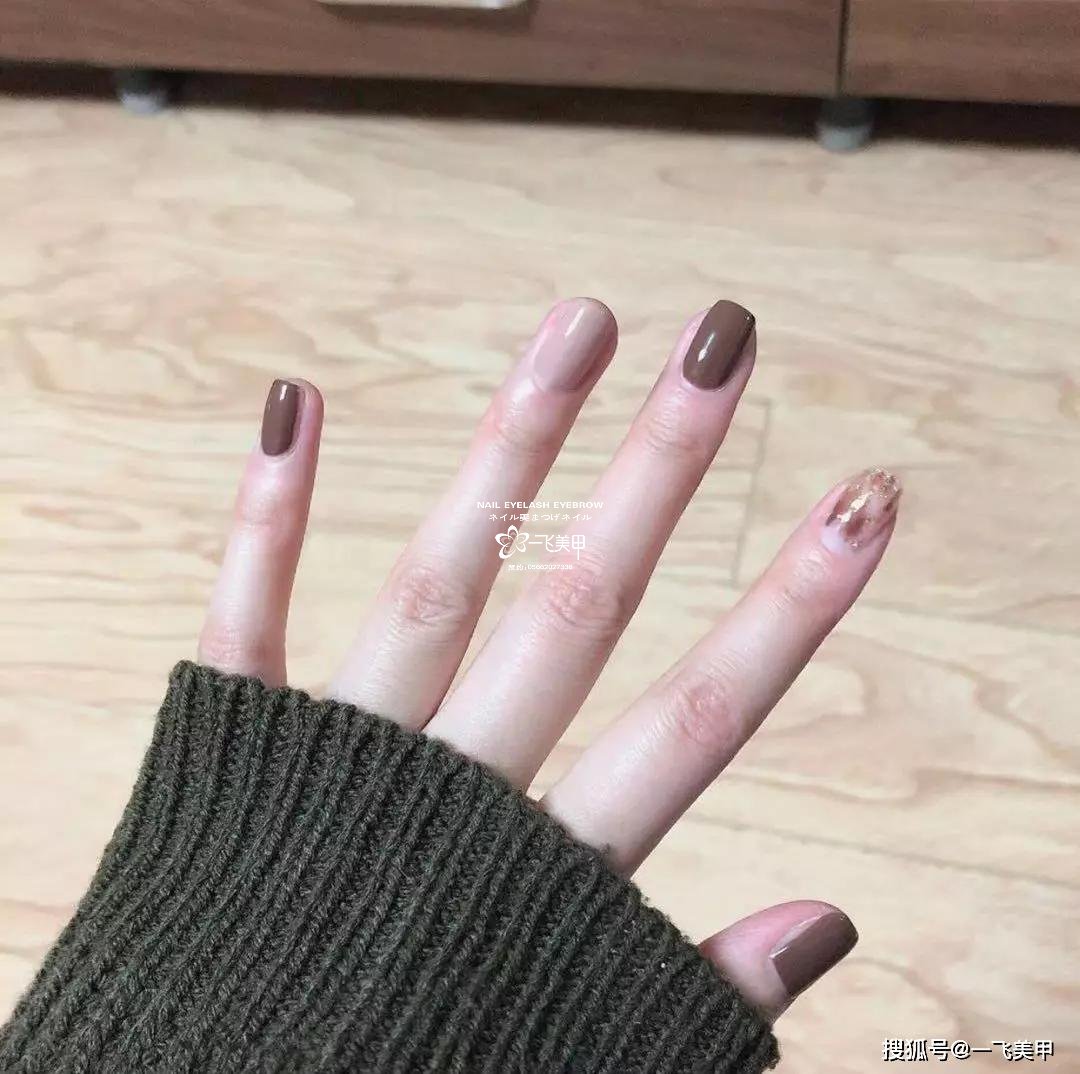 深棕色美甲真的愛了！復古又顯白~