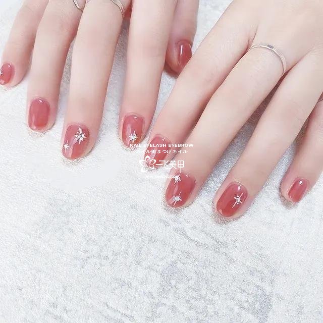 精致girl必做的簡約風美甲，超百搭