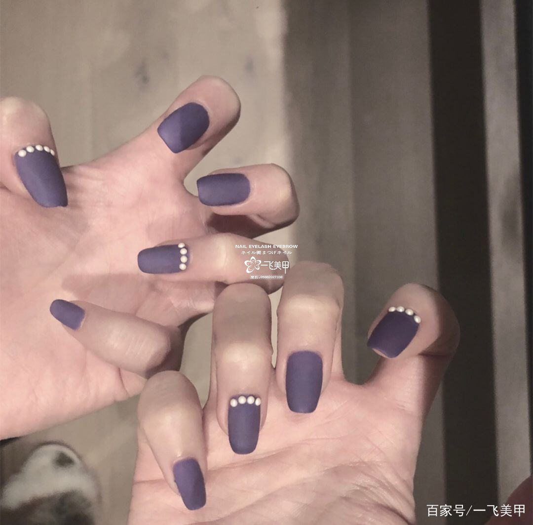 簡(jiǎn)約而不簡(jiǎn)單，磨砂美甲！絲襪一般的感覺(jué)