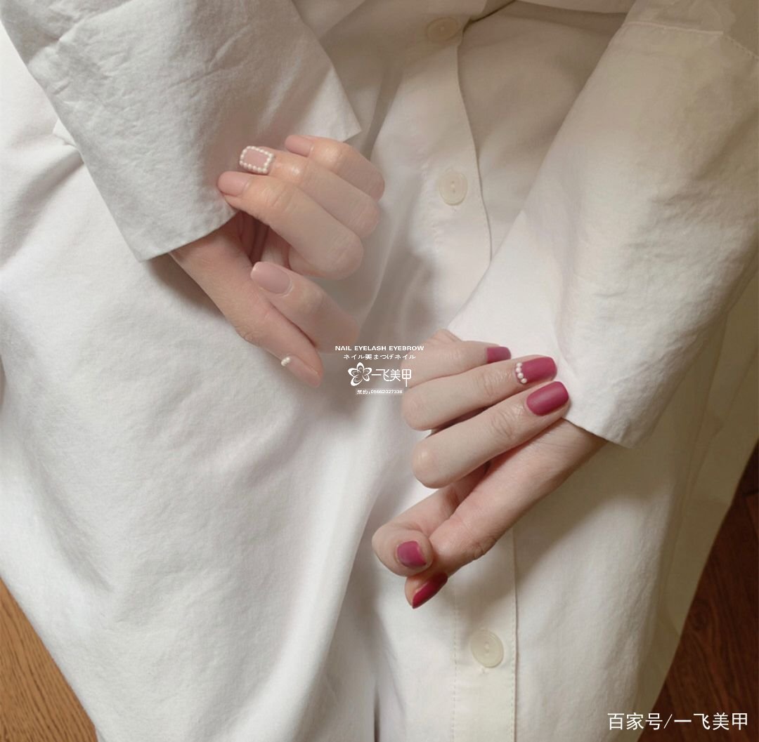簡(jiǎn)約而不簡(jiǎn)單，磨砂美甲！絲襪一般的感覺(jué)