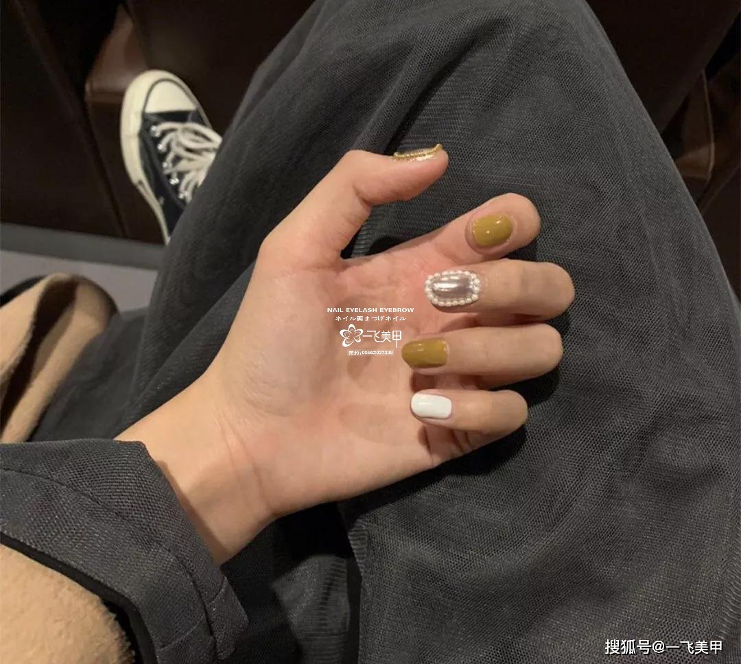 姜黃色跳色美甲，真的美炸了！