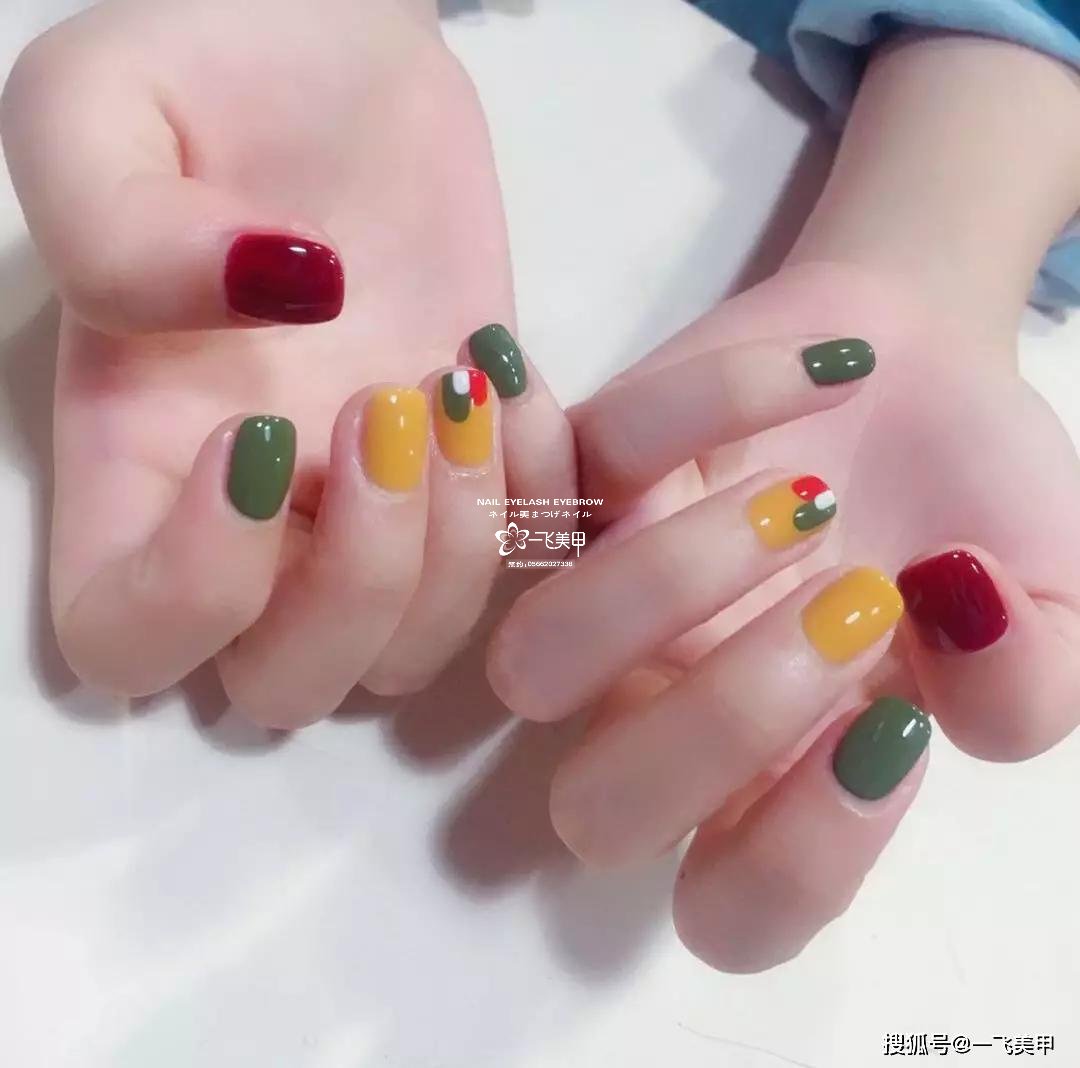 姜黃色跳色美甲，真的美炸了！