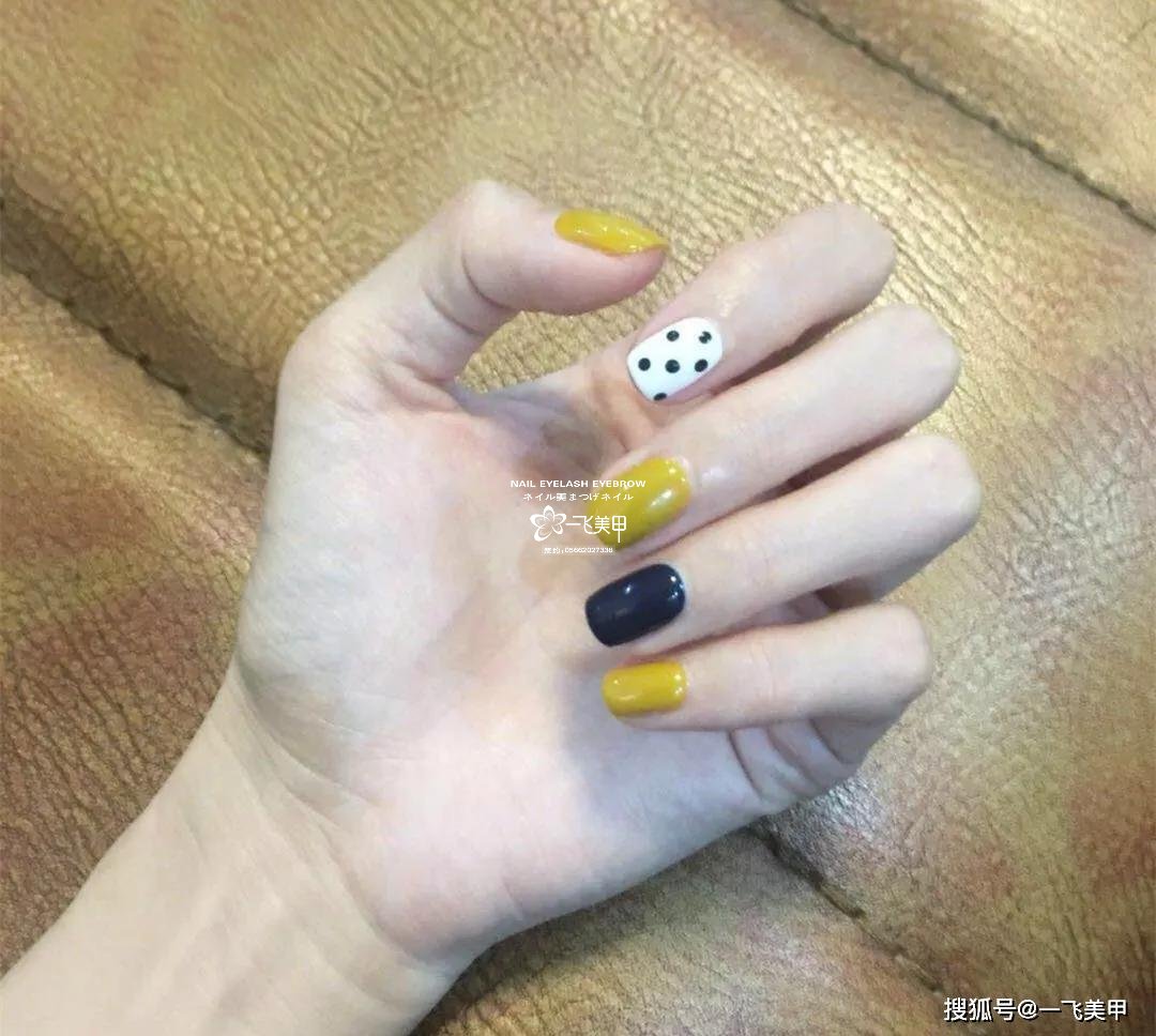 姜黃色跳色美甲，真的美炸了！