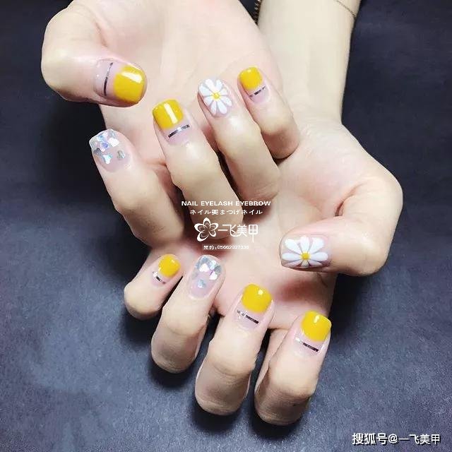 雛菊元素在春天做在手上，那是一種春的氣息