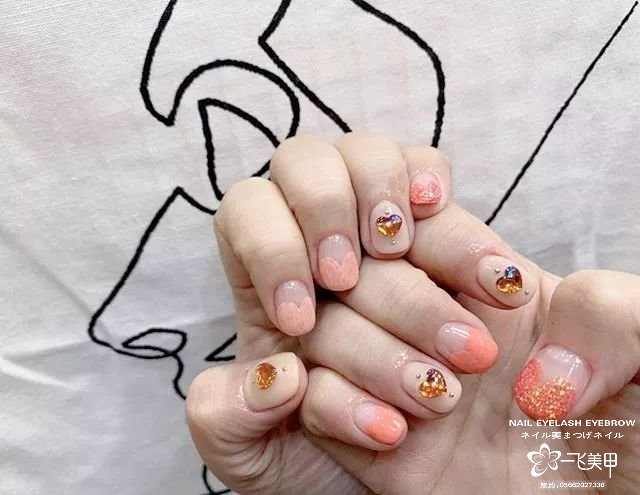 雖然不能出門(mén)，我們還是為你們準(zhǔn)備了這一年的情人節(jié)美甲，暫時(shí)只能看看了