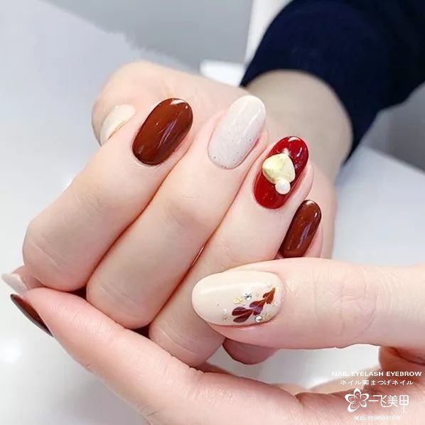 雖然不能出門，我們還是為你們準(zhǔn)備了這一年的情人節(jié)美甲，暫時(shí)只能看看了