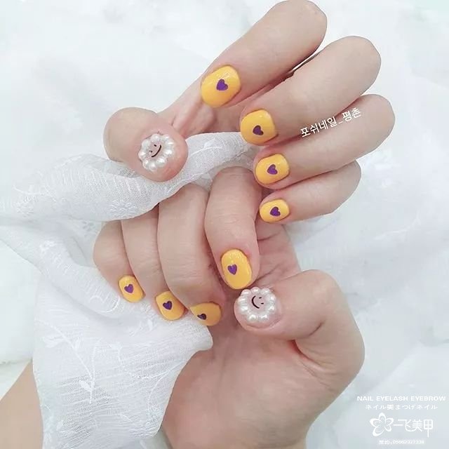 雖然不能出門，我們還是為你們準(zhǔn)備了這一年的情人節(jié)美甲，暫時只能看看了