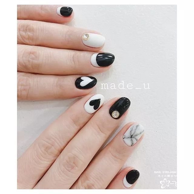 雖然不能出門，我們還是為你們準(zhǔn)備了這一年的情人節(jié)美甲，暫時只能看看了