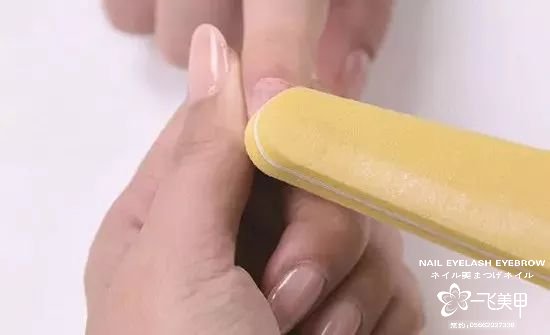由于疫情的影響，不能營(yíng)業(yè)，推薦你們?cè)诩疫@樣卸美甲
