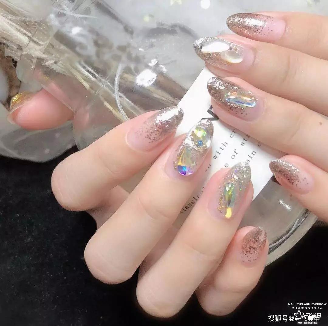 新娘美甲，實(shí)用短款