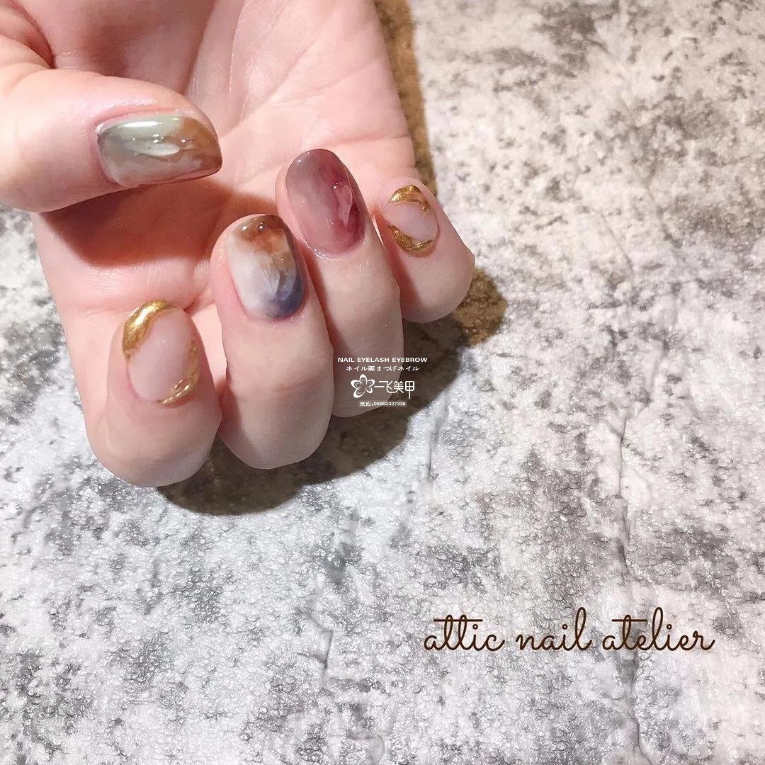 高級(jí)感十足的另類油畫風(fēng)美甲