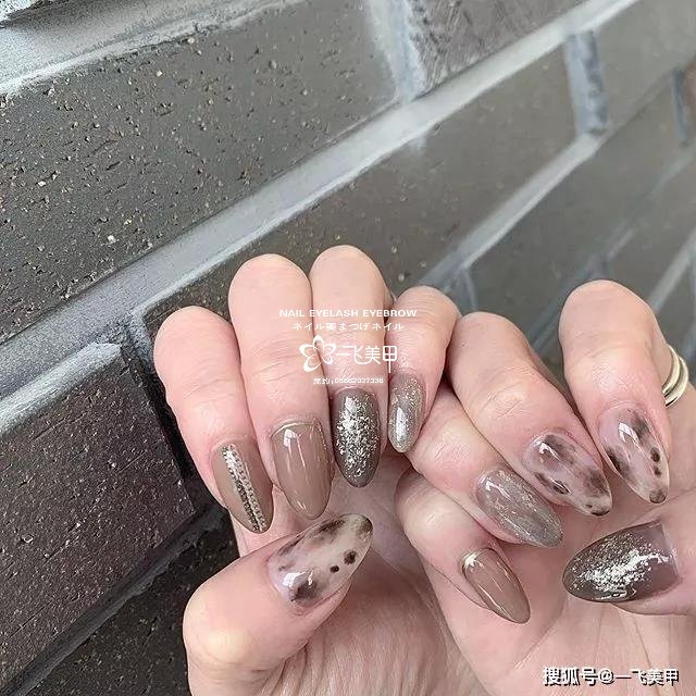 小眾而又顯高級(jí)的日系澀味美甲