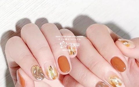 南方的姑娘，讓我們一起來做個(gè)汽水色美甲吧