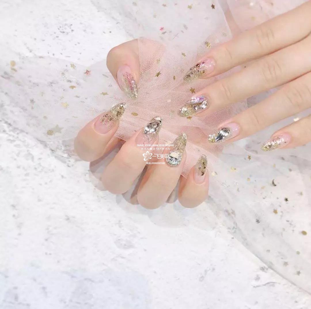疫情快結(jié)束啦！推遲結(jié)婚的新人快來選新娘甲