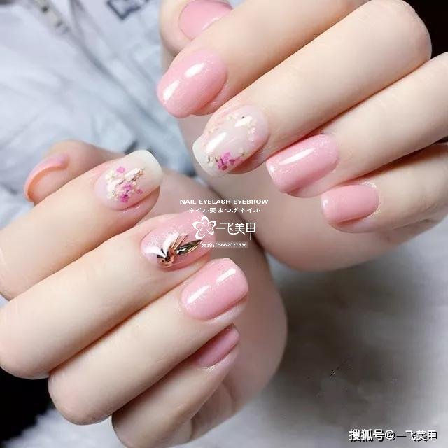 干花美甲要怎么搭才好看呢？