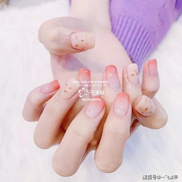 干花美甲要怎么搭才好看呢？