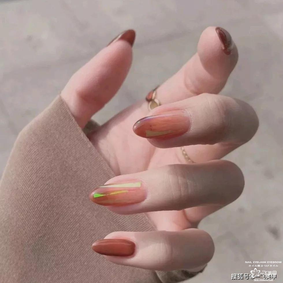 超仙氣的透感碎玻璃美甲，誰做誰美
