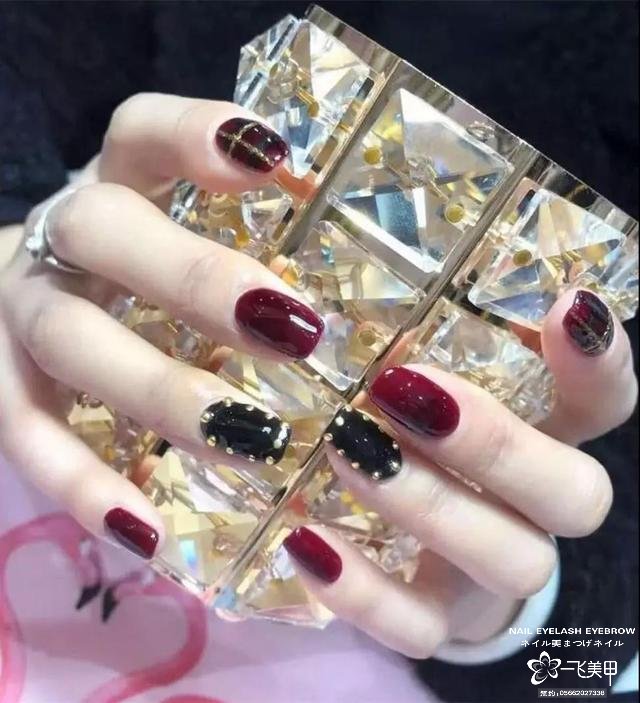 顯白又美艷，葡萄酒紅美甲真的是誰也抵擋不了！