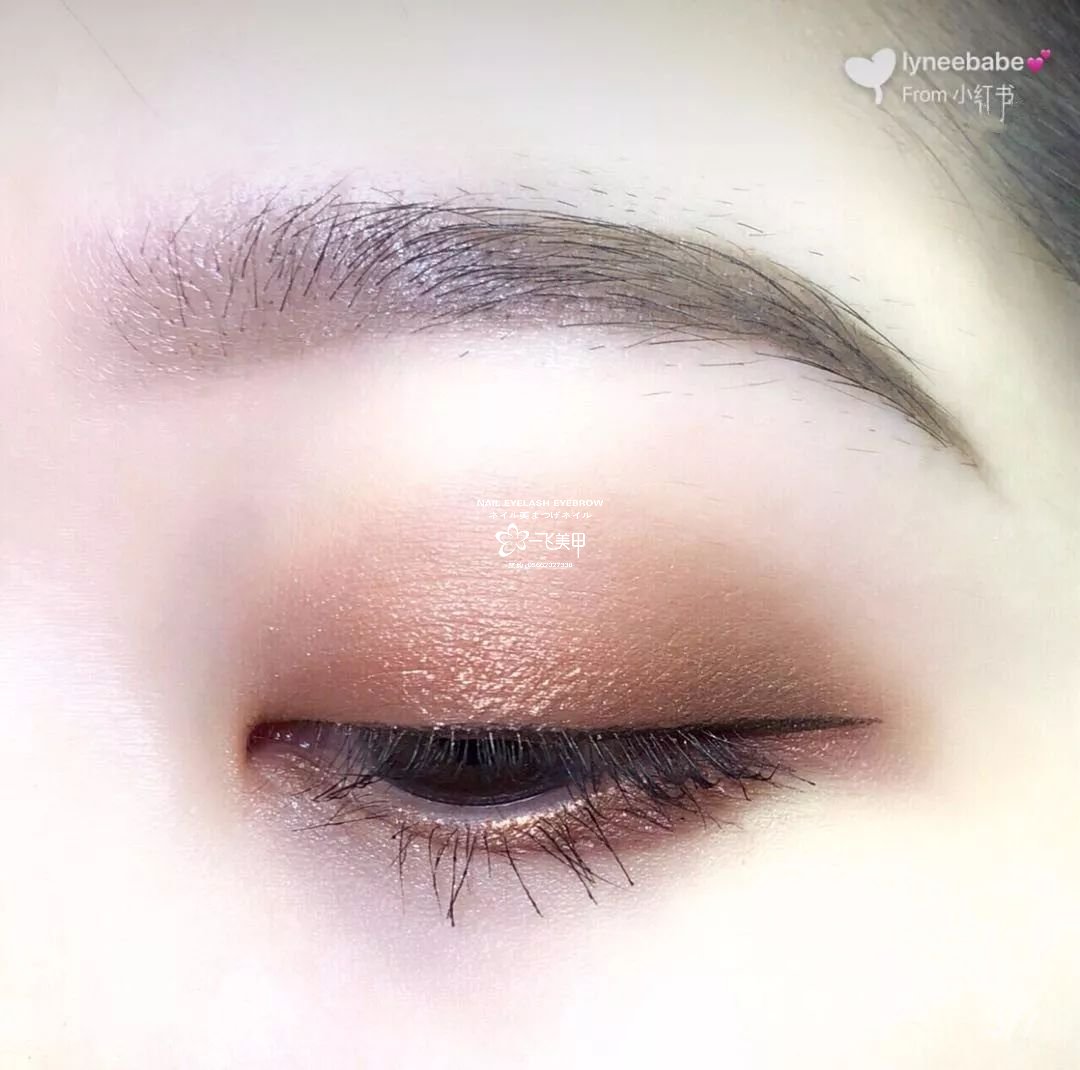 單眼皮和腫眼泡眼妝怎么畫？新手化妝必看的眼妝教程！