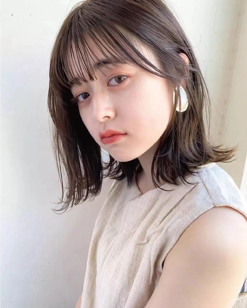 女生氣質(zhì)齊肩小外翻