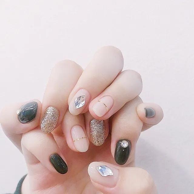 lisa是什么寶藏女孩啊，同款美甲也太種草了吧