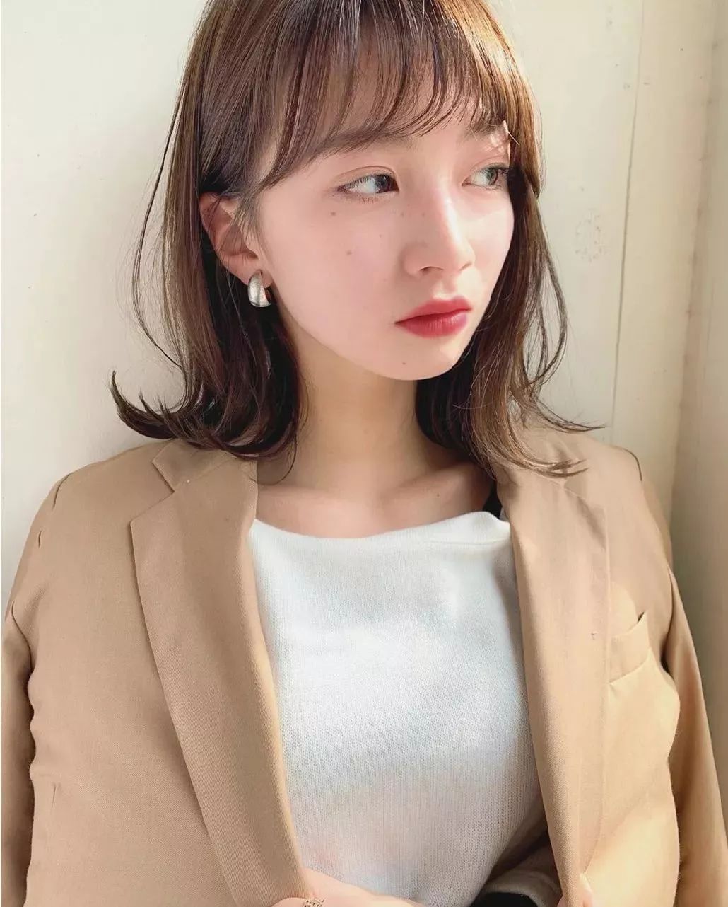 女生氣質(zhì)齊肩小外翻