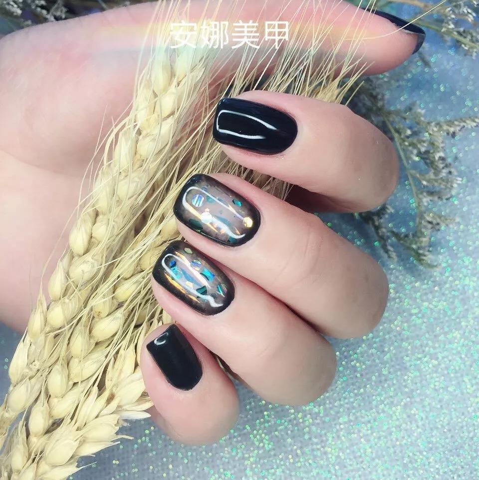 想不到透透的黑色美甲也能這么美！