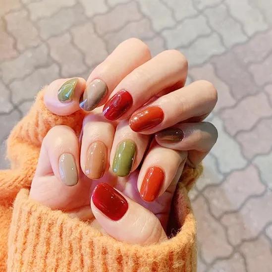 如何把春夏裝進(jìn)美甲里？糖果色系做到了