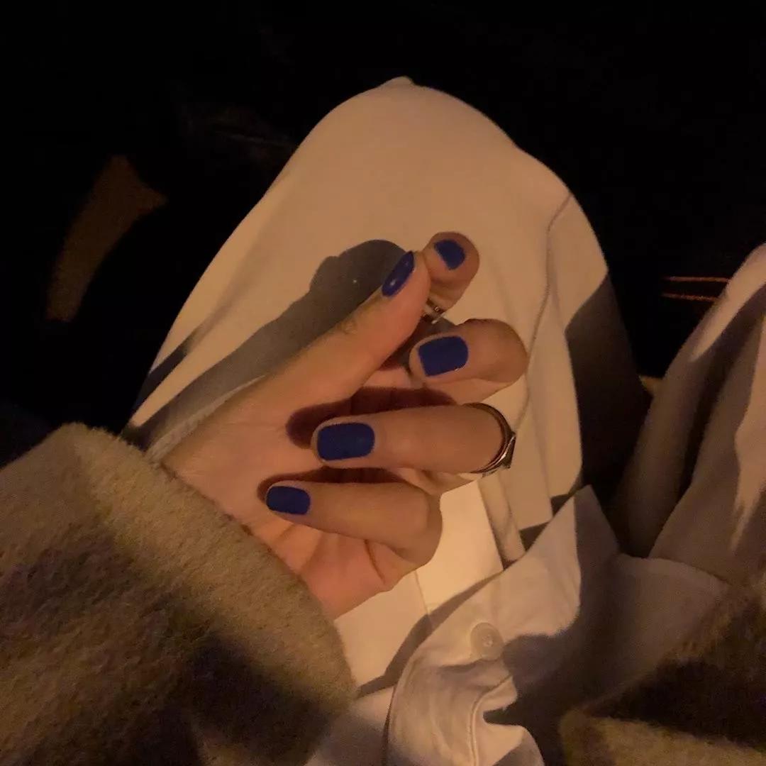 想做美甲？我告訴你今年流行什么色！
