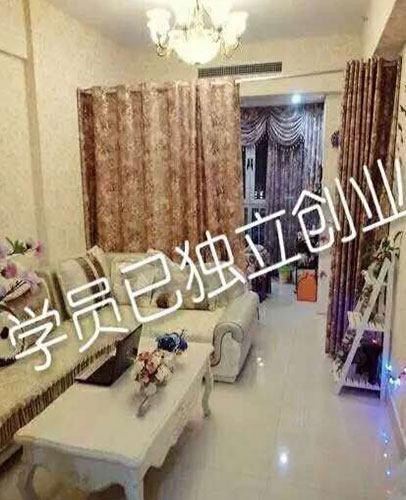 學(xué)員娜娜在家兼職美業(yè)工作
