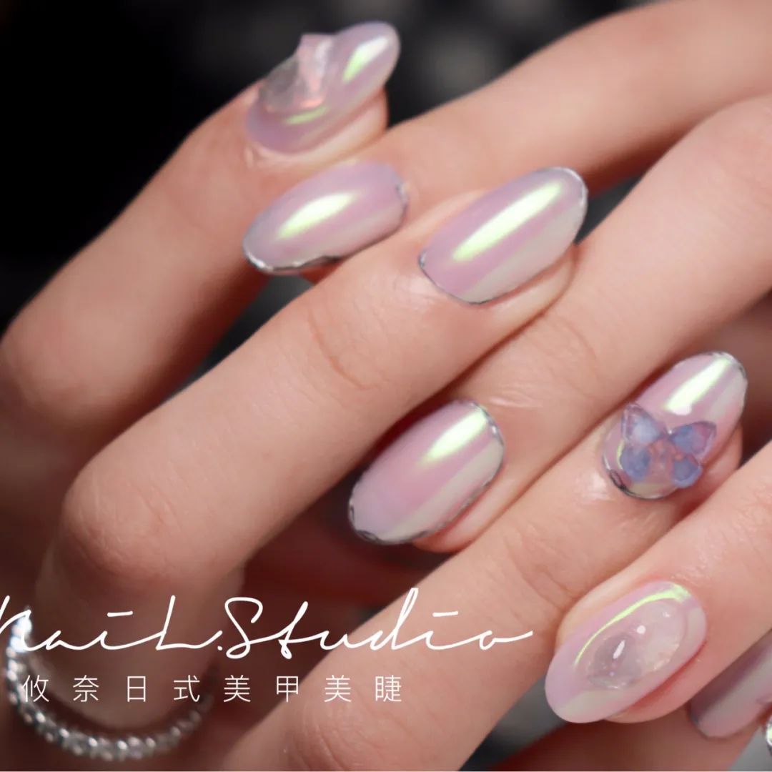 蝴蝶+極光色美甲，太美了