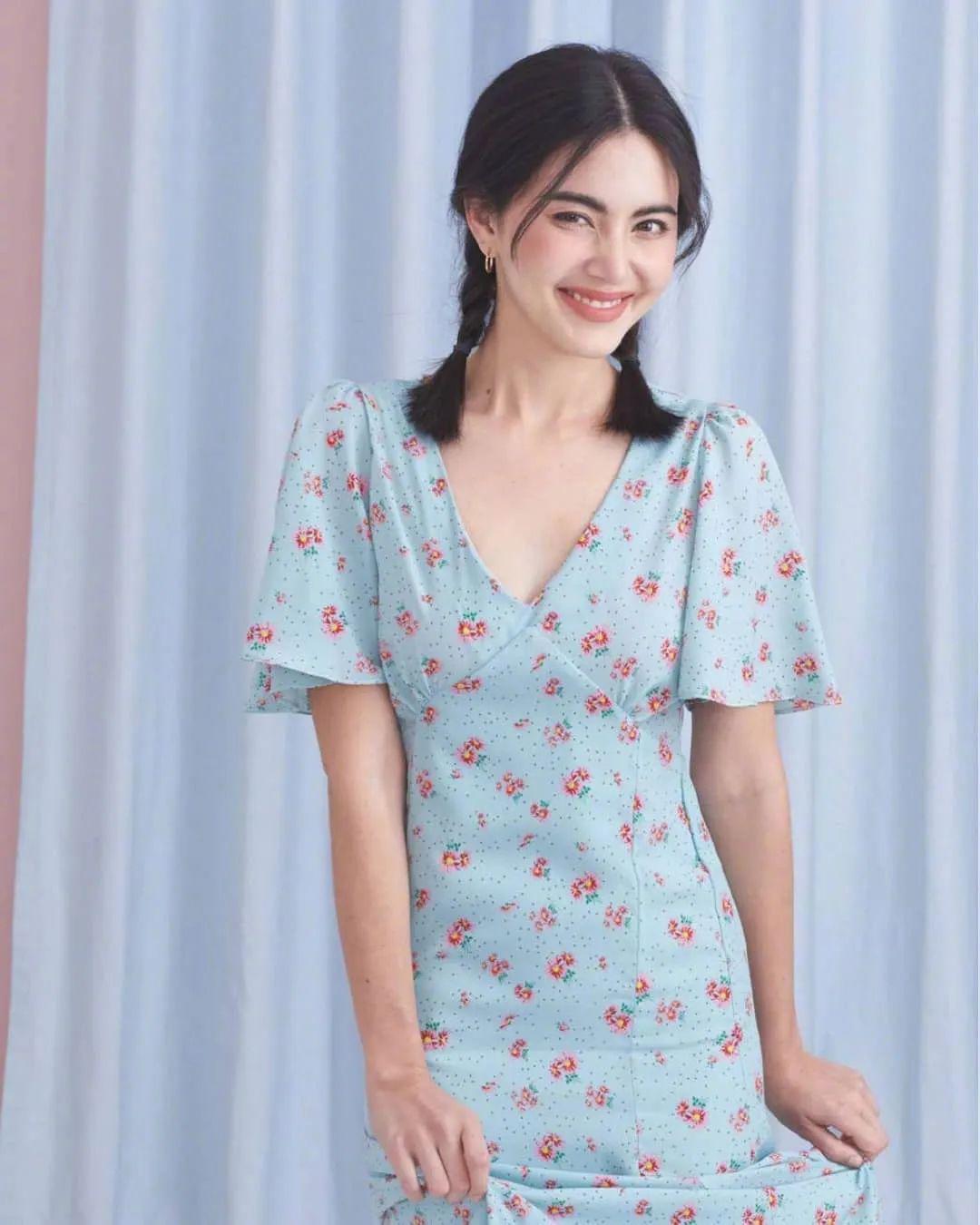 五官扁平，眼睛小，鼻子塌的女生怎么打扮才好看？