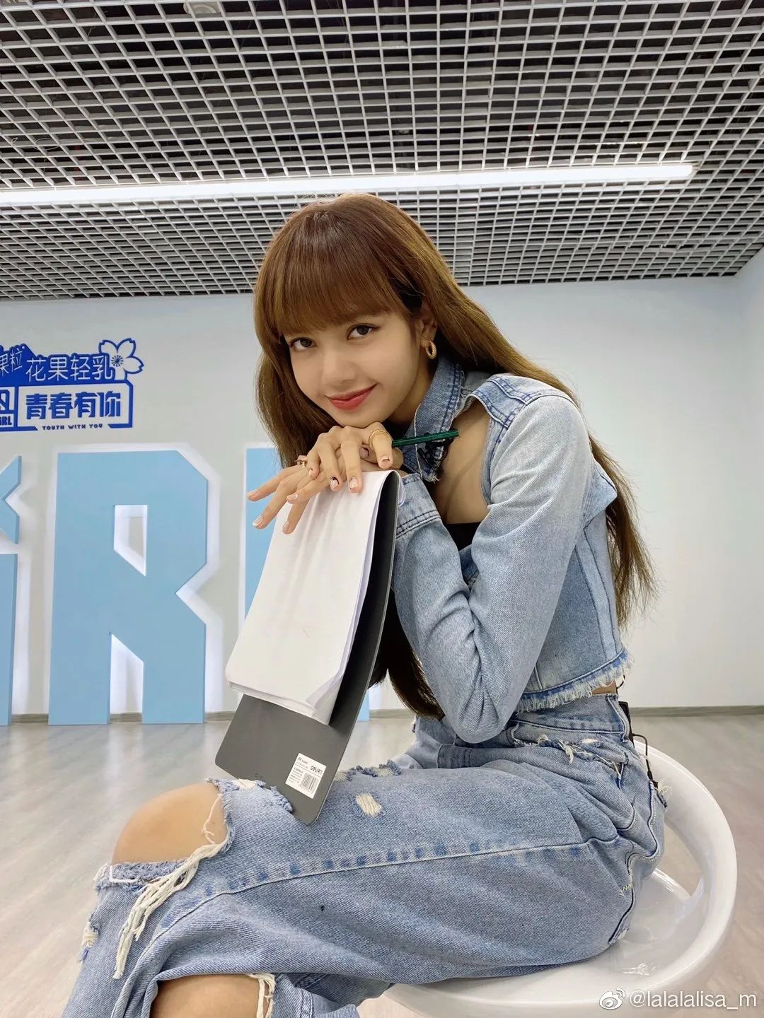 Lisa、宋妍霏……同款美甲，我都給你們扒出來了！