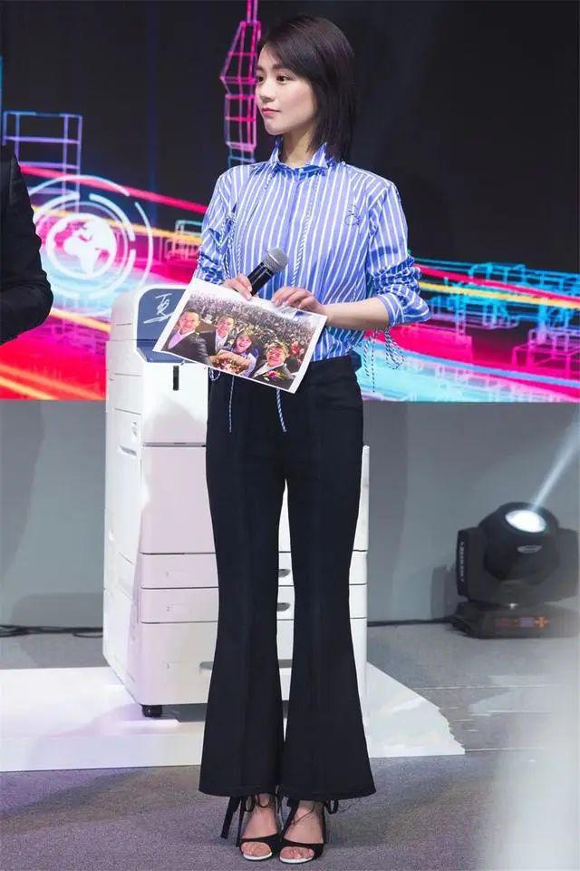 闊腿褲過時了！池州的媽媽們迷戀過的“微喇褲”又火了起來，顯瘦更顯高
