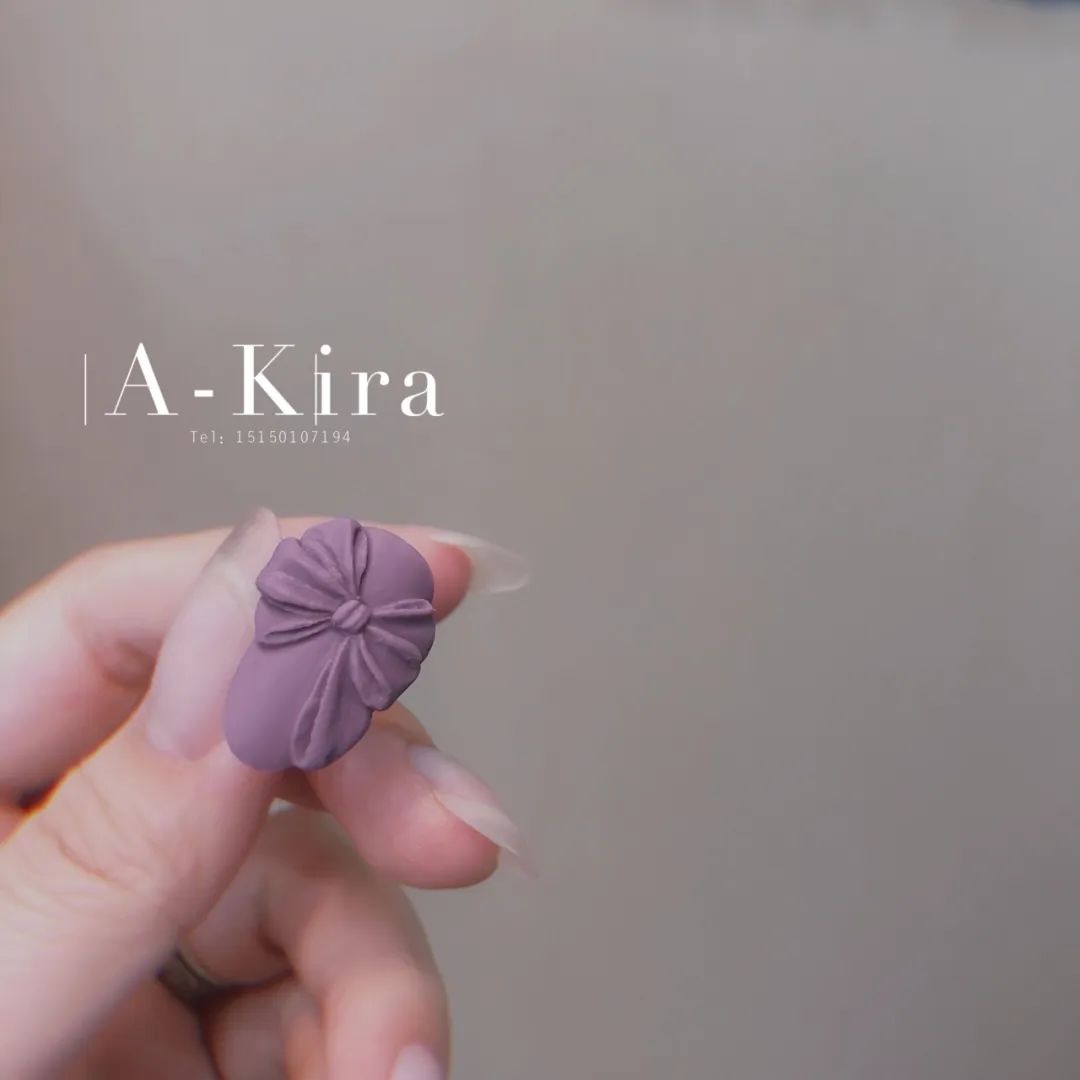 有點復古的日系立體蝴蝶結(jié)美甲
