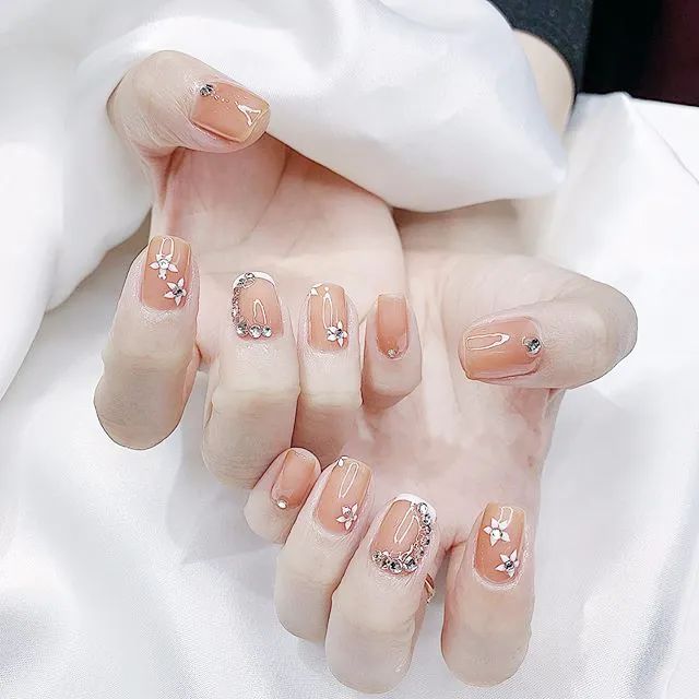 5月份看你的星座做什么美甲色能旺運？