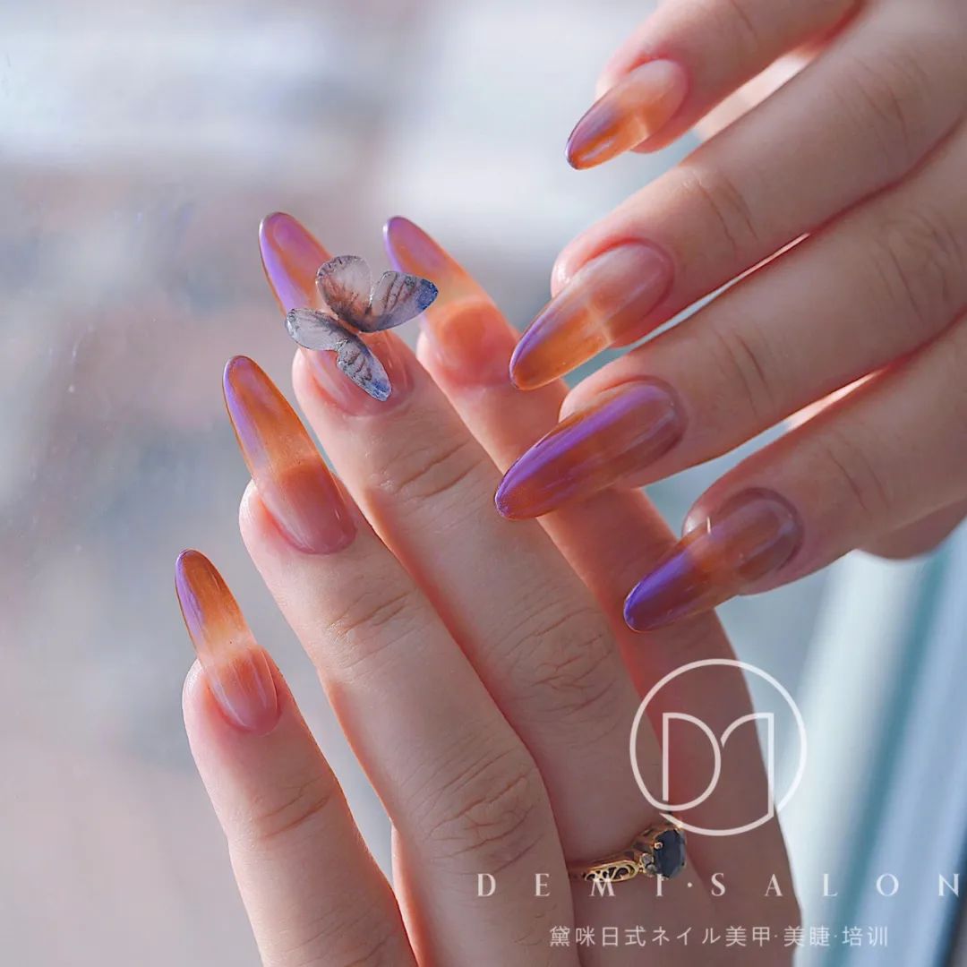 蝴蝶+極光色美甲，太美了