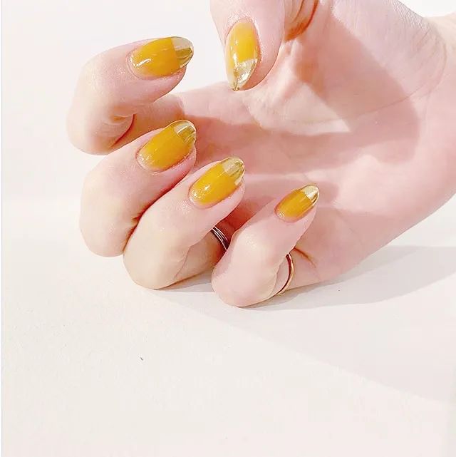 這個(gè)夏天最不能少的，就是這個(gè)顏色的美甲
