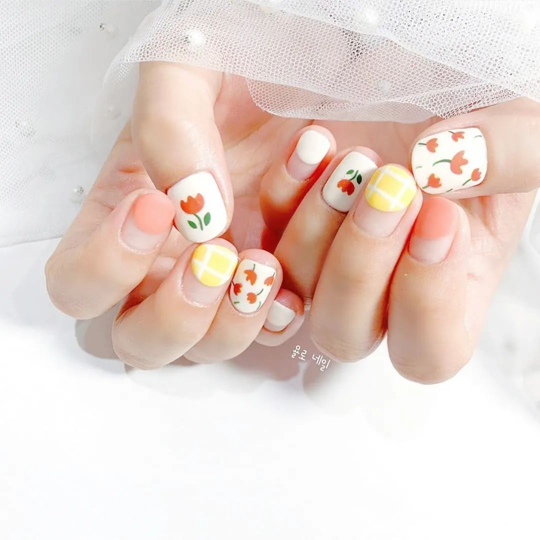 韓式花花美甲清新又可愛(ài)