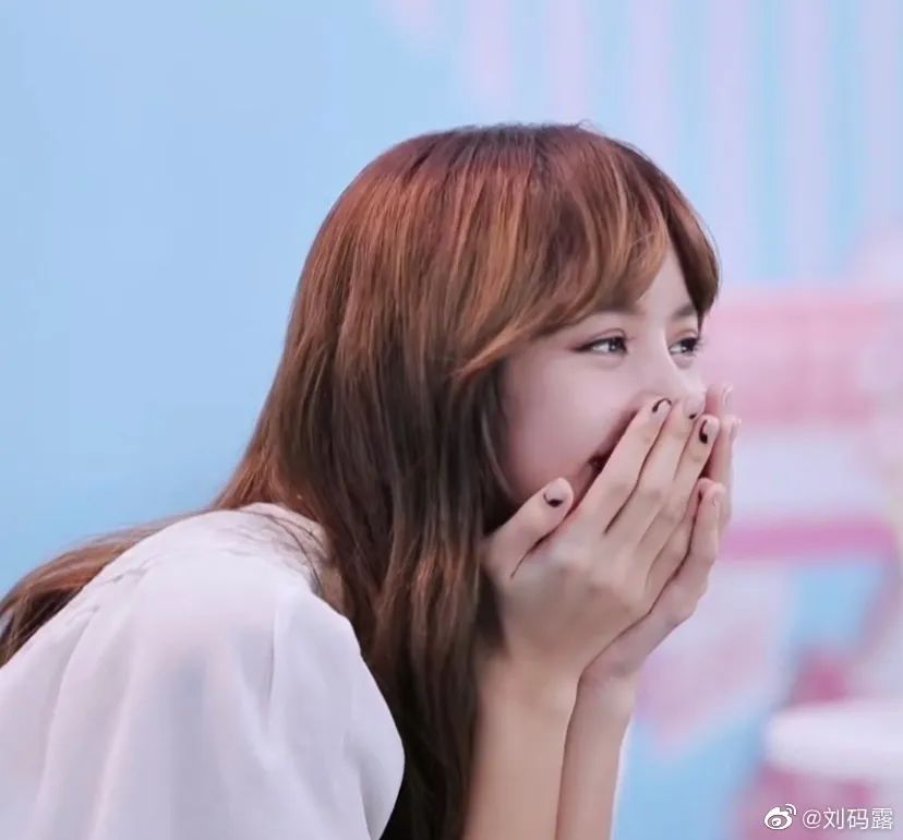 Lisa、宋妍霏……同款美甲，我都給你們扒出來了！