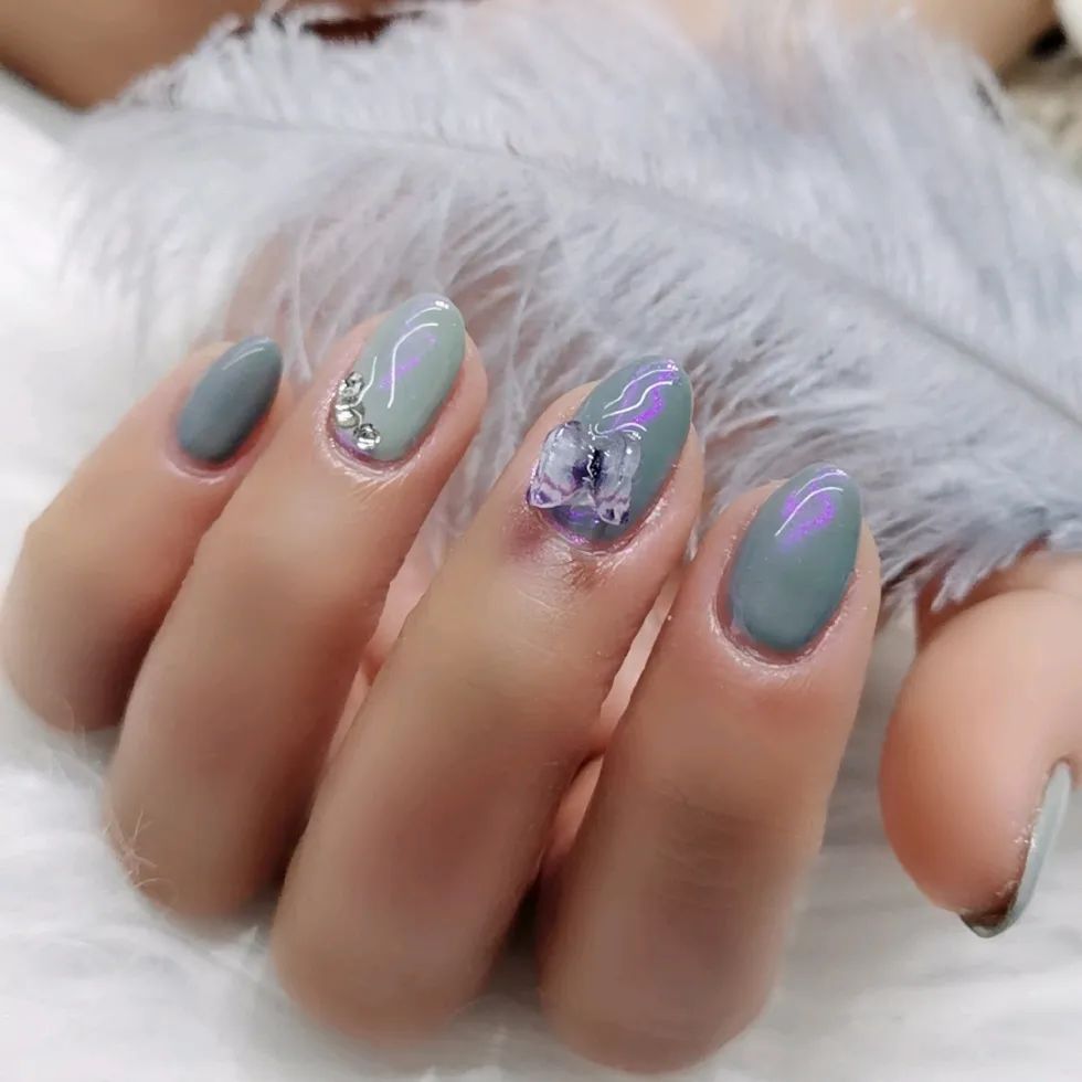 蝴蝶+極光色美甲，太美了