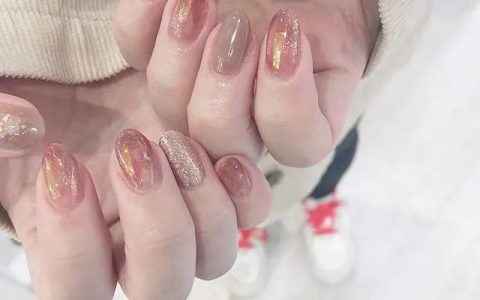 “玻璃紙美甲”你還沒做？我被種草了！
