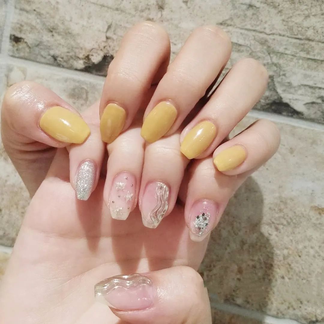 這個(gè)夏天最不能少的，就是這個(gè)顏色的美甲