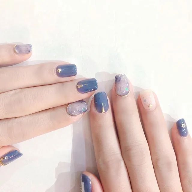 高級(jí)！這才是藍(lán)色美甲的正確打開(kāi)方式