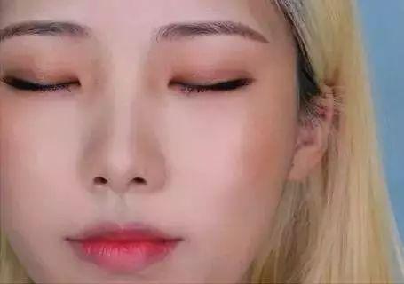 五一出游該畫什么妝？這樣化妝就美炸啦