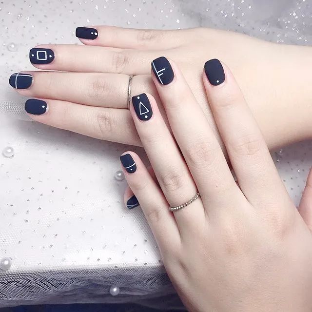 5月份看你的星座做什么美甲色能旺運(yùn)？