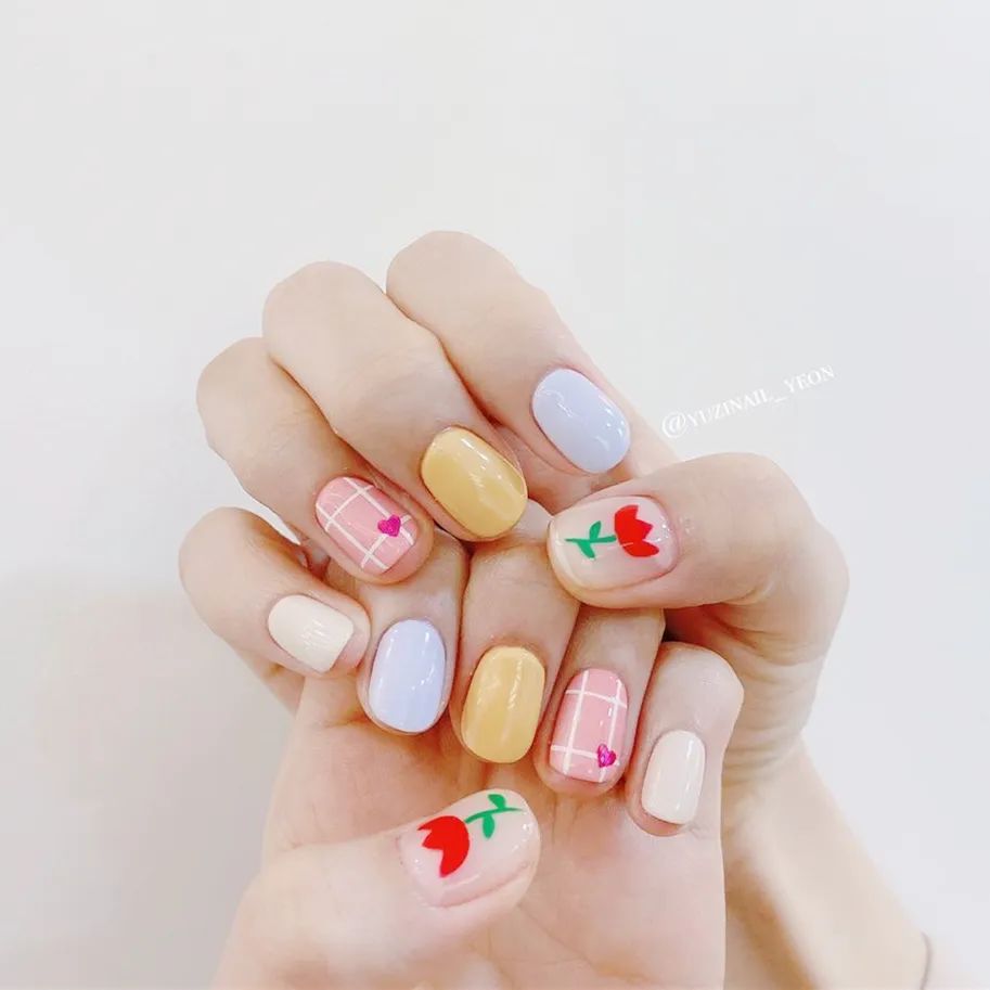 韓式花花美甲清新又可愛(ài)