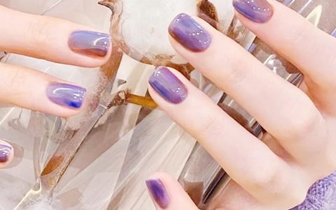 揭曉2020年超流行的神仙美甲色