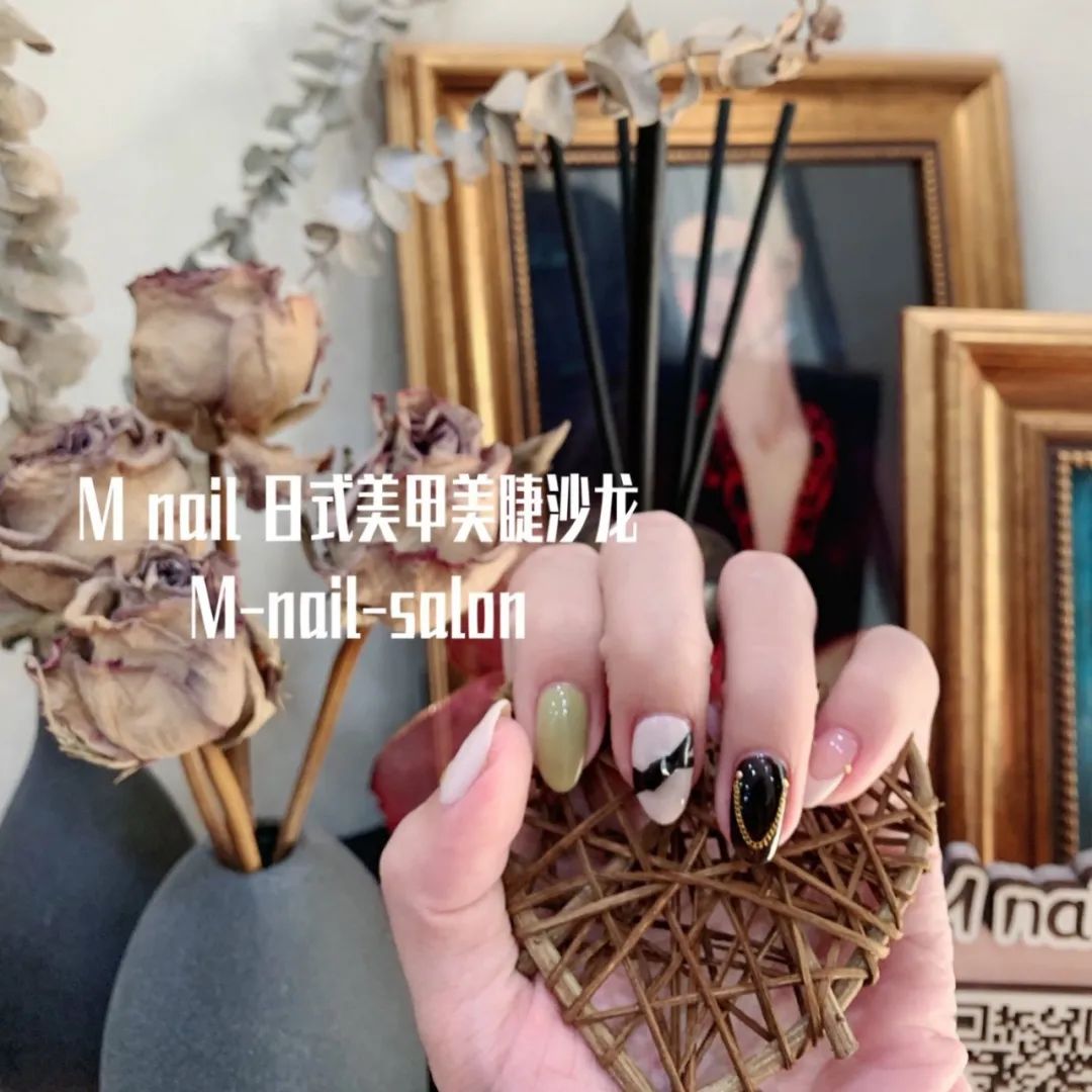 有點復古的日系立體蝴蝶結(jié)美甲